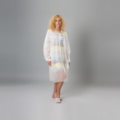 Халат одноразовый для посетителя на кнопках Polix ProMed из спанбонда белый с манжетом на резинке L/XL 10 штук Халат одноразовый для посетителя на кнопках Polix ProMed из спанбонда белый с манжетом на резинке L/XL 10 штук