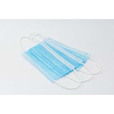 Маска медична тришарова неткана на резинці з гнучким носовим фіксатором блакитна 50 штук Маска медична тришарова неткана на резинці з гнучким носовим фіксатором блакитна 50 штук