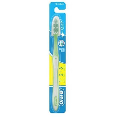 Щітка зубна ORAL-B 1 2 3 Чистота свіжість навіть між зубів 40 середньої жорсткості Щітка зубна ORAL-B 1 2 3 Чистота свіжість навіть між зубів 40 середньої жорсткості