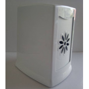 Пластиковый диспенсер для салфеток белый (15х13х10 сантиметров)