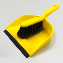 Віники, совки, щітки